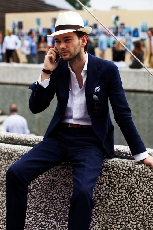Q and Answer: How Do I Tuck My Shirt In?