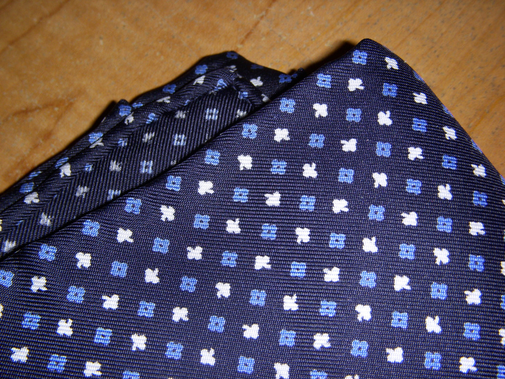 The first picture from the wild of a Put This On Gentlemen’s Association pocket square