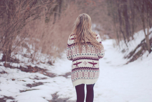 Winter has always been about the oversized cozy sweaters