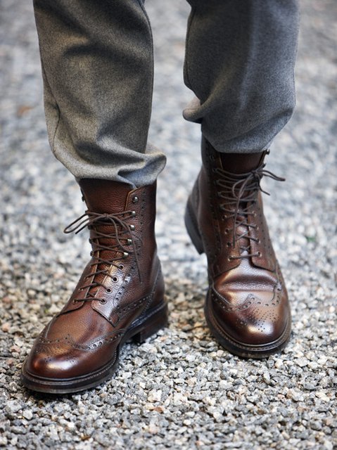 Q & Answer: Where Do I Find Wide Shoes?